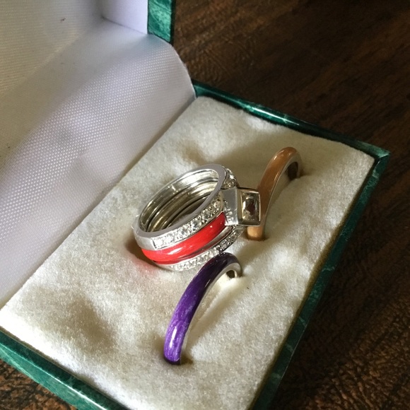 Sterling Silver Ring With With CZ - Picture 4 of 4